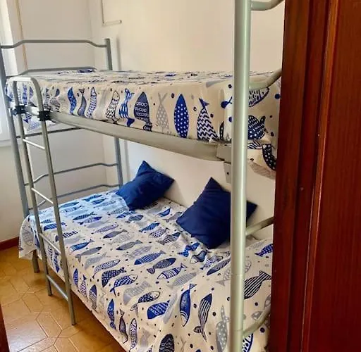 Paola Cosy With Ac Near Beaches Monterosso al Mare
