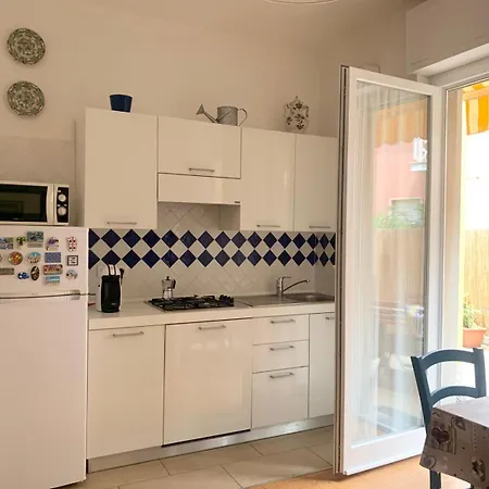 Paola Cosy With Ac Near Beaches Monterosso al Mare