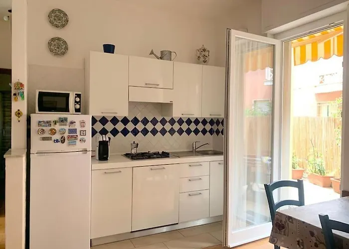 Paola Cosy With Ac Near Beaches *