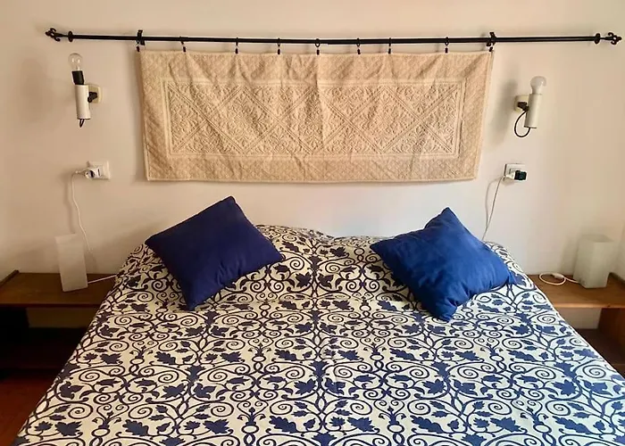 Paola Cosy With Ac Near Beaches *
