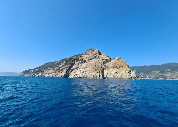 Paola Cosy With Ac Near Beaches * Monterosso al Mare